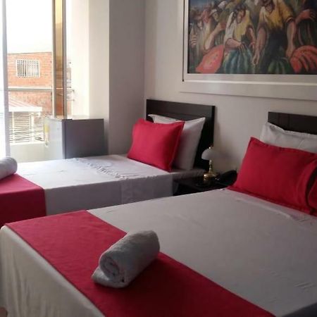 Hotel Giron Plaza Exterior foto