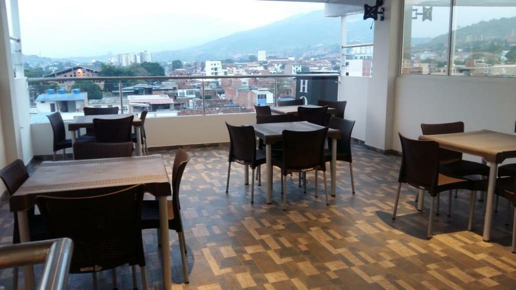 Hotel Giron Plaza Exterior foto